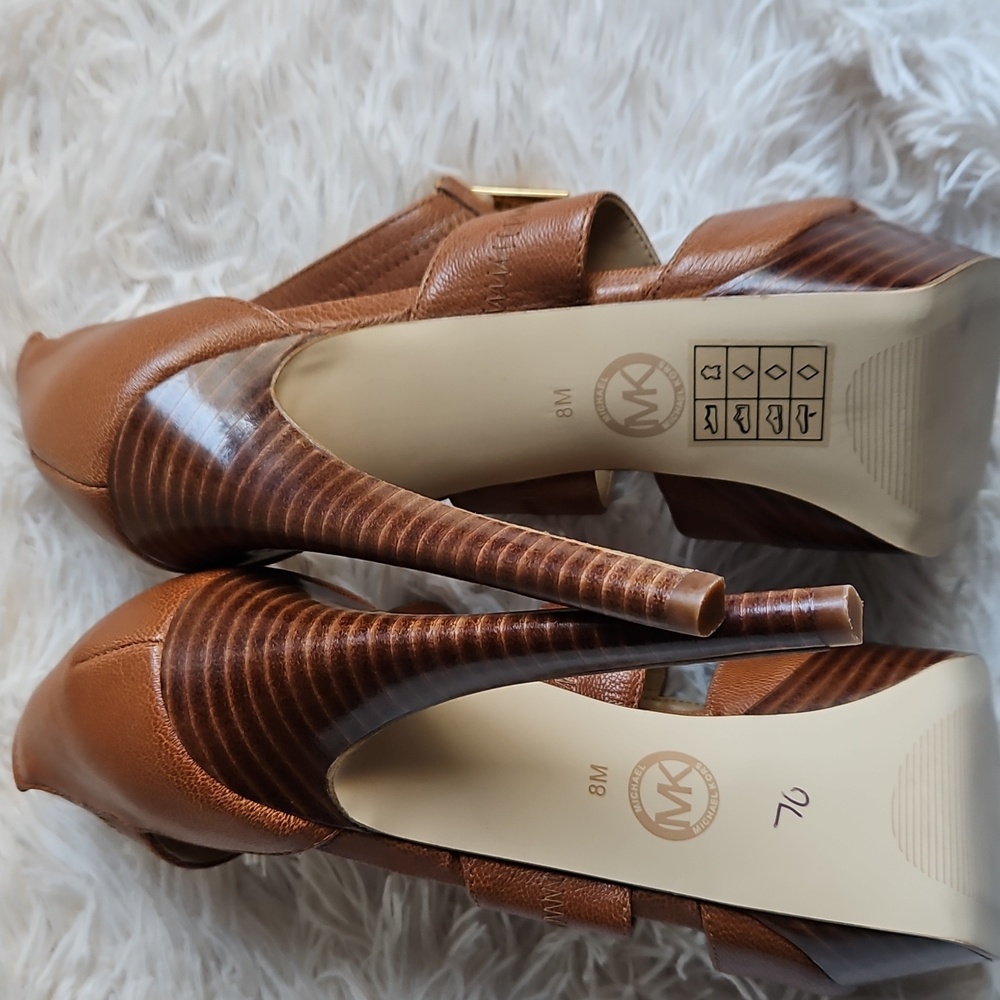 🤎🤎NEW MICHAEL KORS HEELS🤎🤎 - Picture 7 of 8